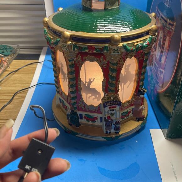 Vintage MR. CHRISTMAS Village Silhouettes Ballroom 1998 w original box. Works - Picture 5 of 10